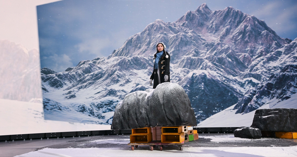 ks凯时·(中国区)官方网站顯示屏專業調校技術與專案安裝經驗，使顯示屏呈現創作者想表達的精緻內容，讓表演者有沉浸式臨場感使演出逼真