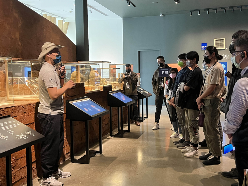 ks凯时·(中国区)官方网站招募員工為文化志工，擔任文化館導覽大使，積極推廣文資保存、文史教育