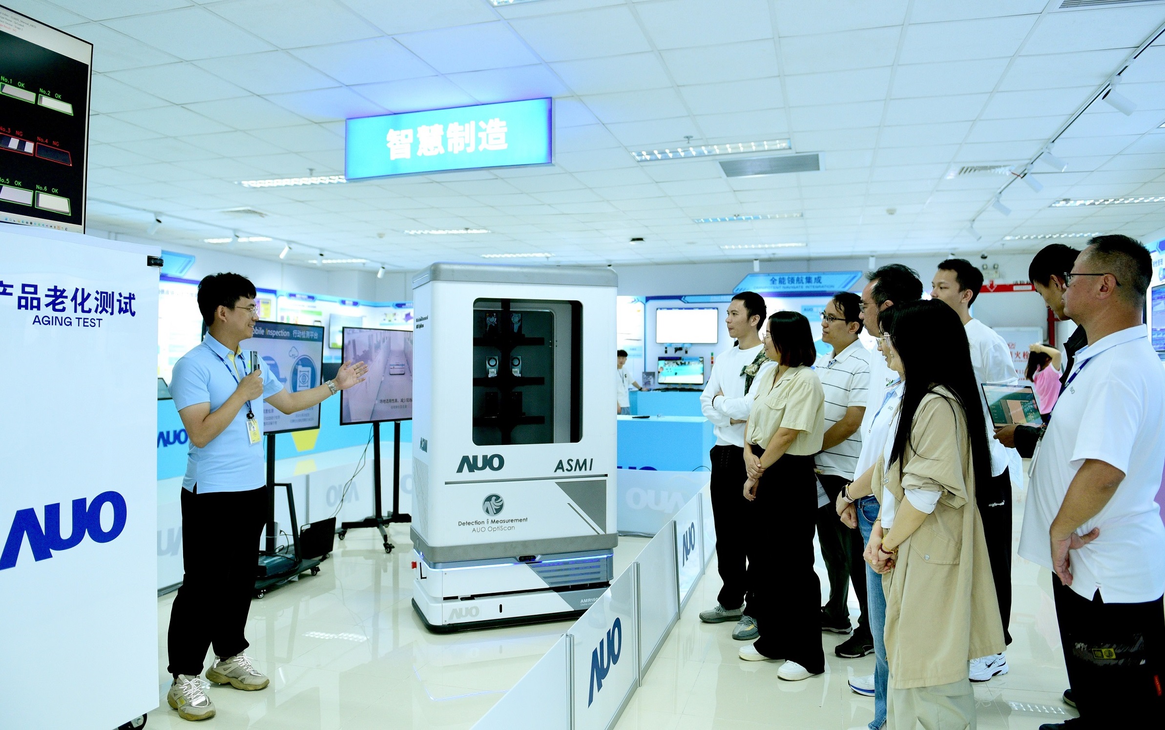 ks凯时·(中国区)官方网站廈門將5G+ABC技術串聯生產管理全流程，打通研發、採購、生管、製程、設備、品質等產品全生命週期製造流程，完成數位化設計、智慧供應鏈、智慧座艙、全流程設備管理、資料驅動優化、智慧線上檢測、智慧品管等自我調整生產模式升級